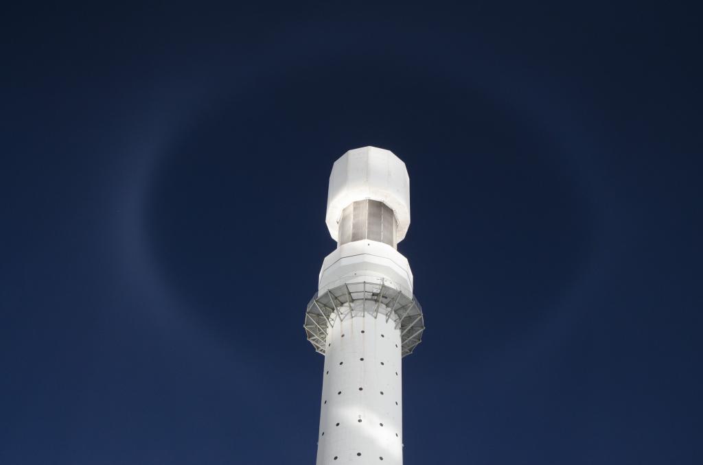 Molten salt solar receivers